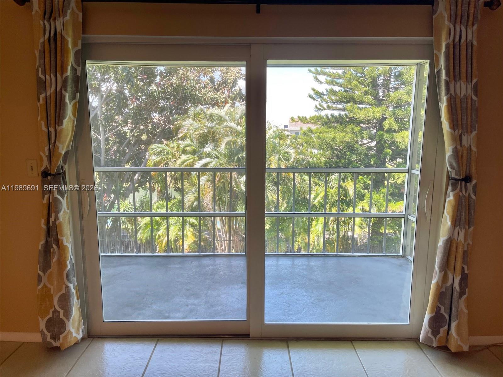 HILLCREST NO 4 CONDO - Residential