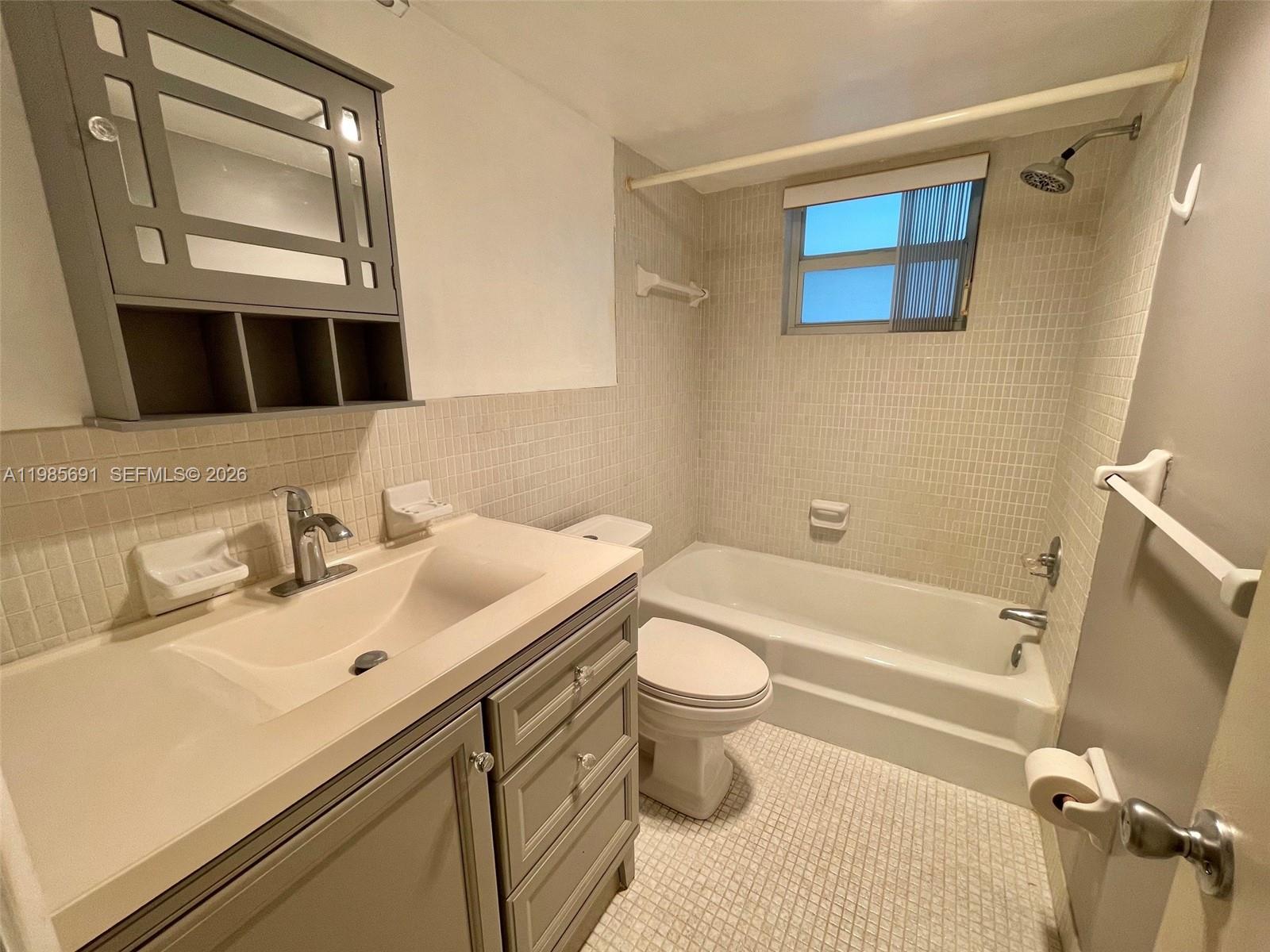 HILLCREST NO 4 CONDO - Residential