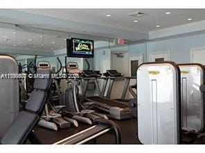 ST TROPEZ ON THE BAY - Residential