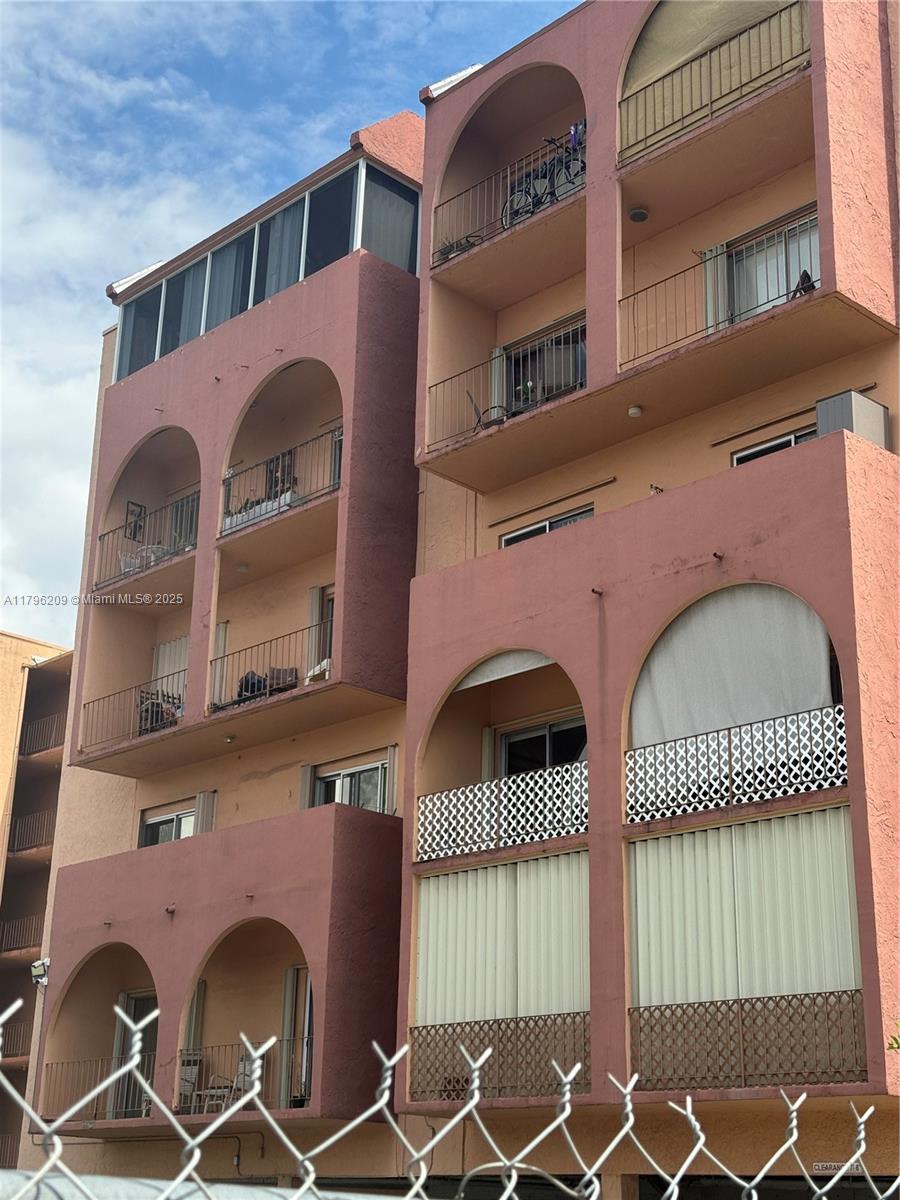 Property for Sale at 460 E 23rd St 419, Hialeah, Miami-Dade County, Florida - Bedrooms: 1 
Bathrooms: 2  - $200,000