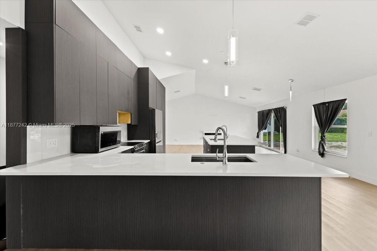 WINSTON PARK - Residential