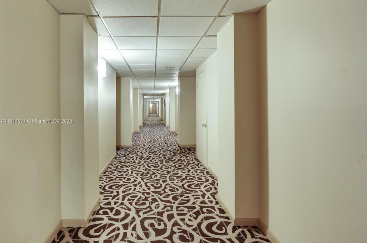 SUMMIT CONDO - Residential