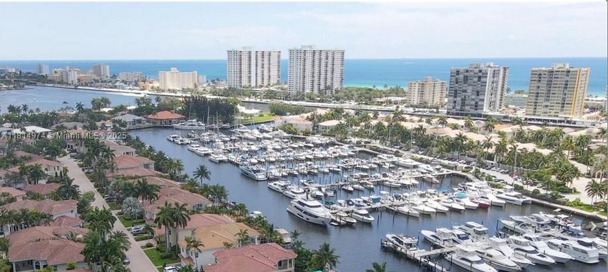 SUMMIT CONDO - Residential