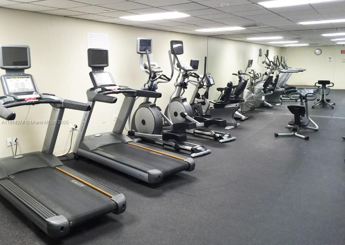 SUMMIT CONDO - Residential