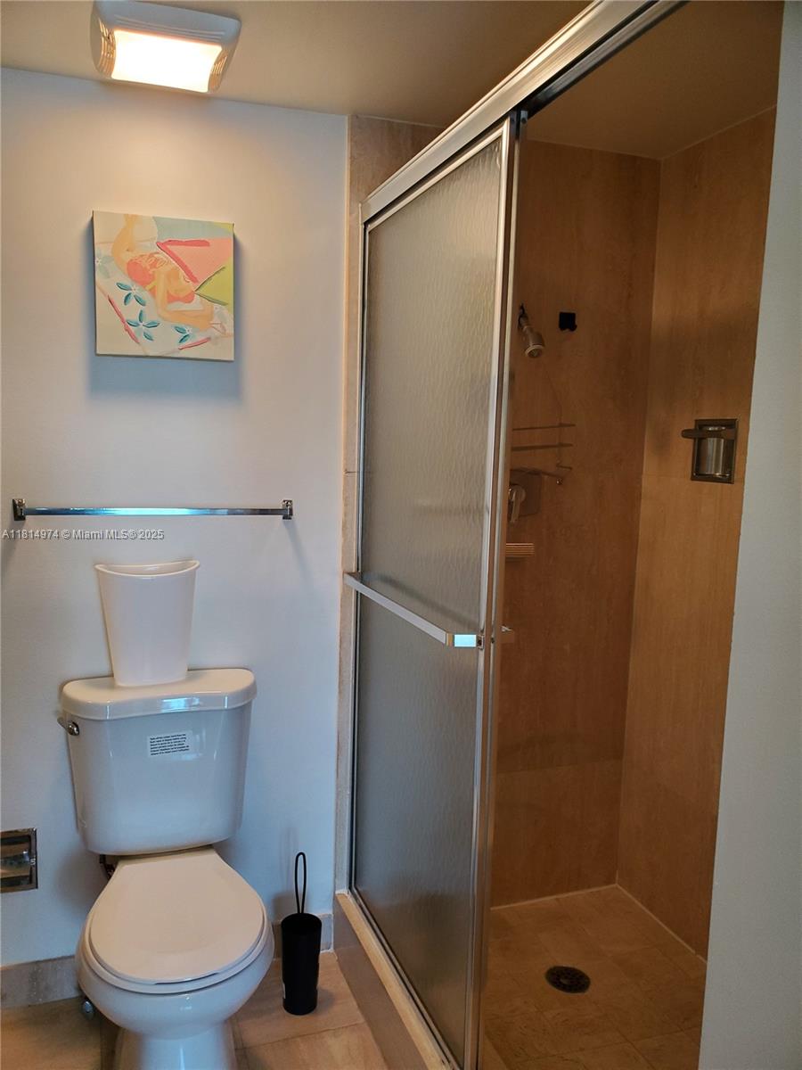 SUMMIT CONDO - Residential