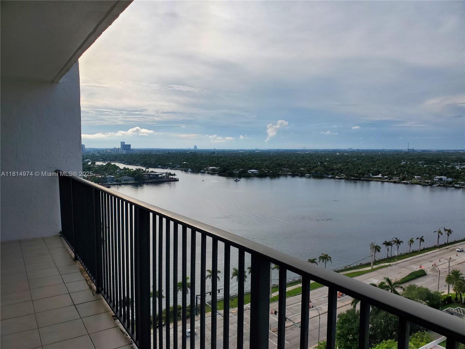 SUMMIT CONDO - Residential