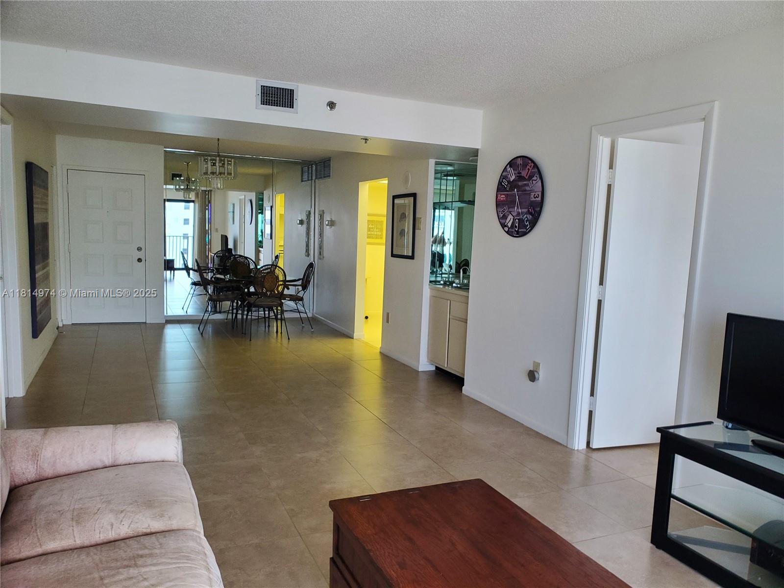 SUMMIT CONDO - Residential