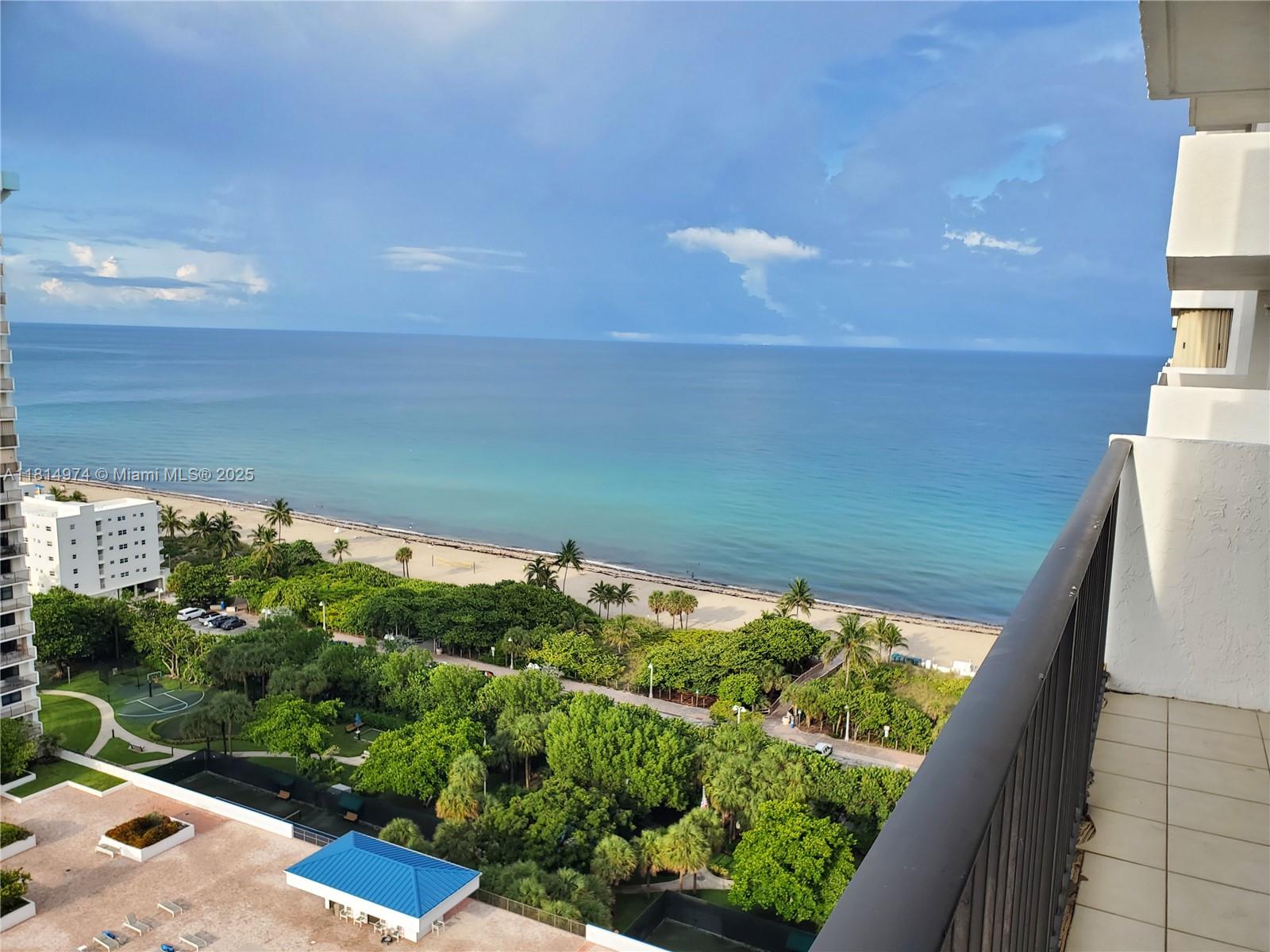 SUMMIT CONDO - Residential