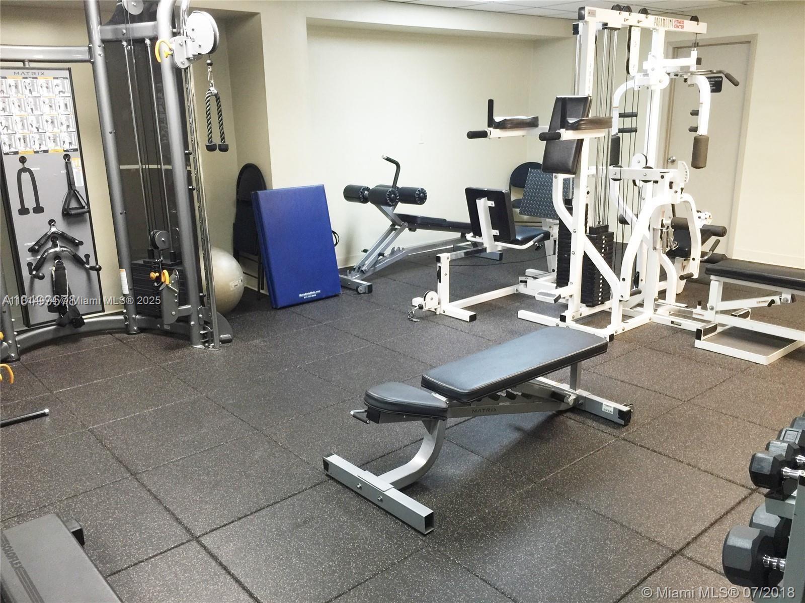 SUMMIT CONDO - Residential