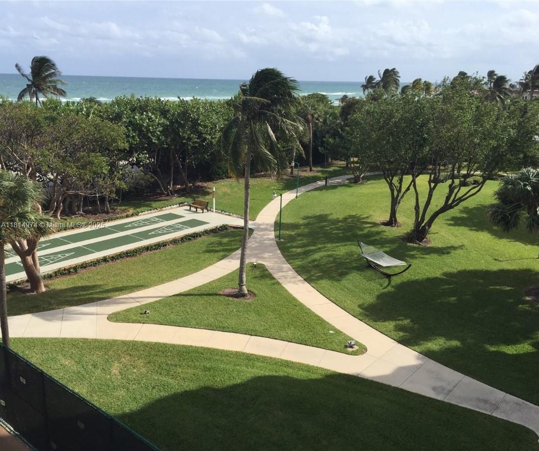 SUMMIT CONDO - Residential