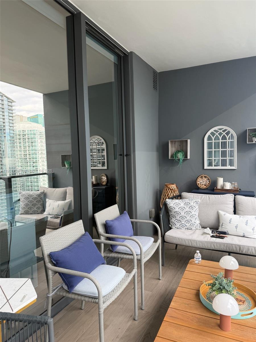 RISE CONDO - Residential Lease