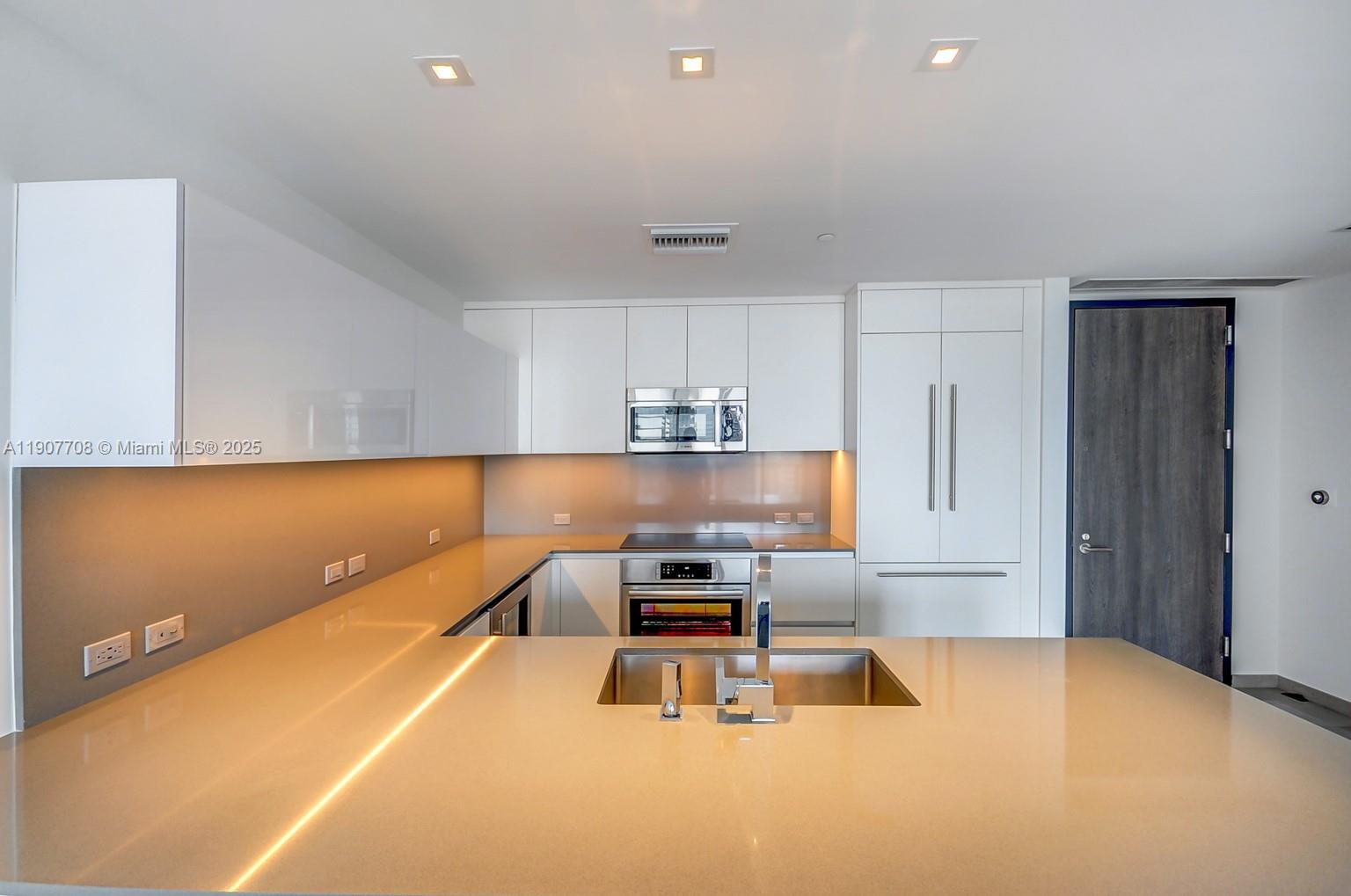 RISE CONDO - Residential Lease