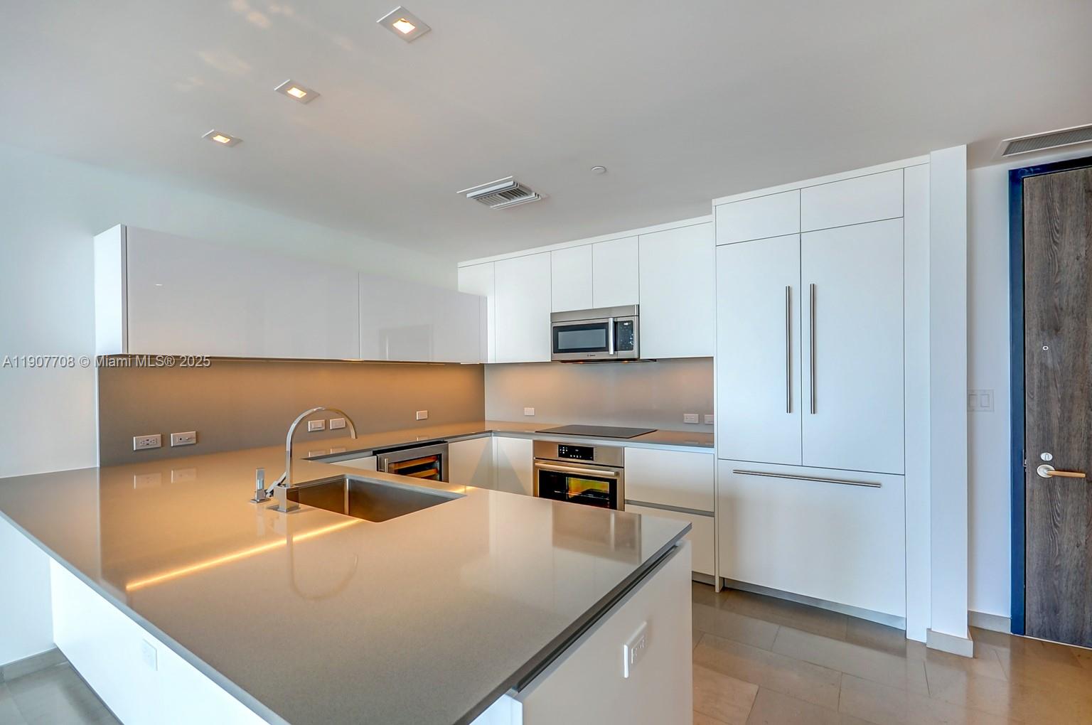 RISE CONDO - Residential Lease