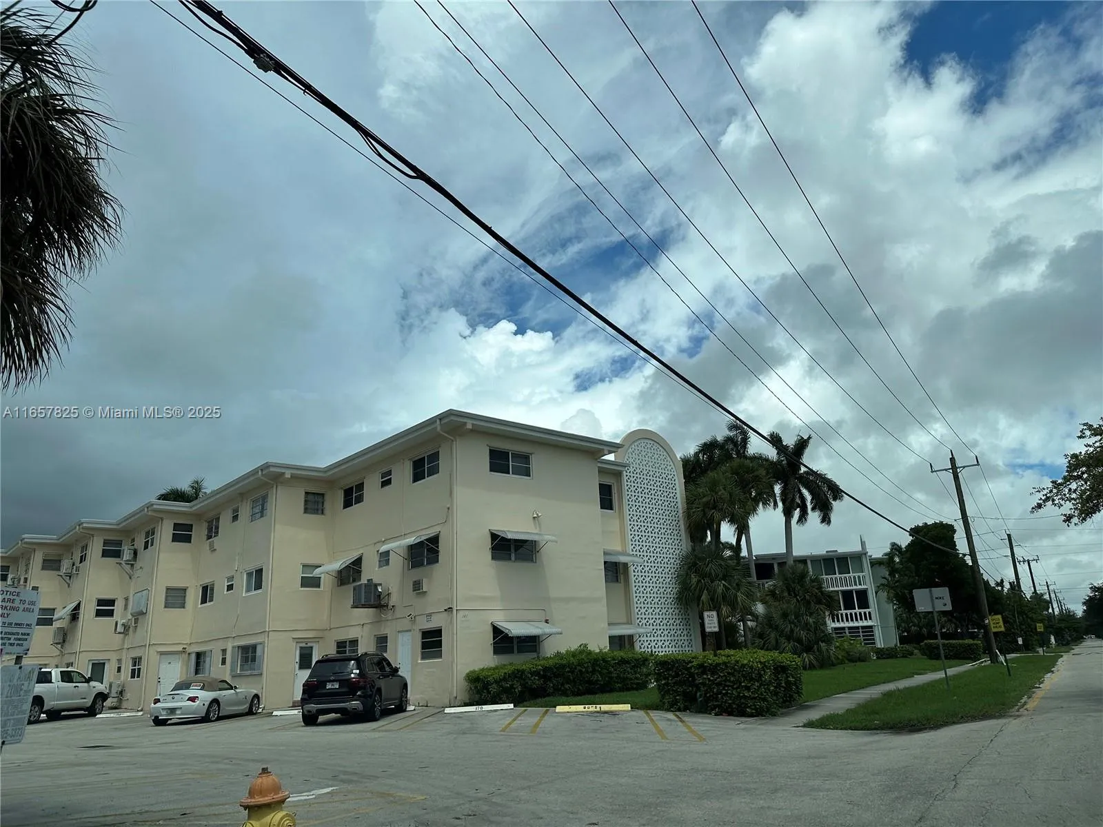 Hallandale Beach, Florida 33009, United States, 1 Bedroom Bedrooms, ,1 BathroomBathrooms,Residential,Pending,43922 Hallandale Beach, Florida 33009, United States, 1 Bedroom Bedrooms, ,1 BathroomBathrooms,Residential,Pending,43922