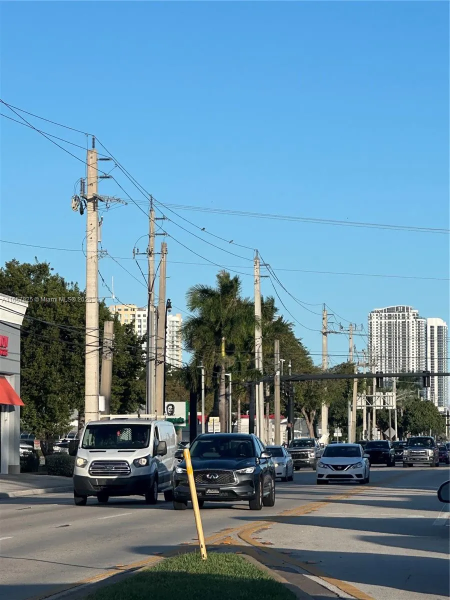 Hallandale Beach, Florida 33009, United States, 1 Bedroom Bedrooms, ,1 BathroomBathrooms,Residential,Pending,43922