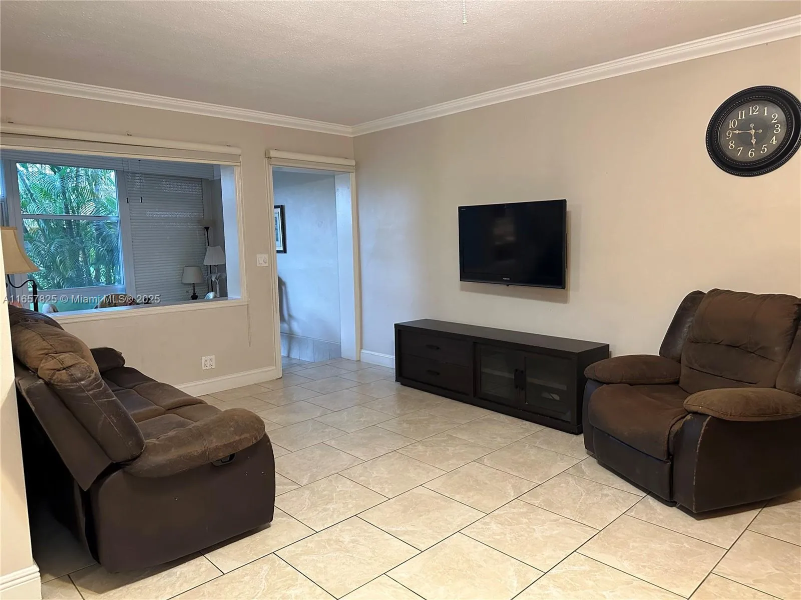 Hallandale Beach, Florida 33009, United States, 1 Bedroom Bedrooms, ,1 BathroomBathrooms,Residential,Pending,43922