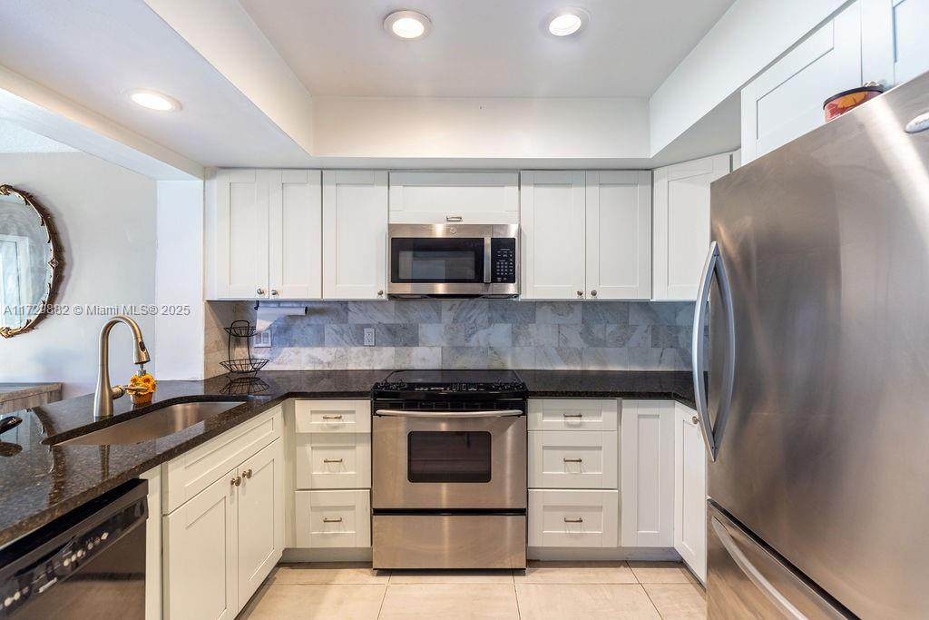 LAKE CLARKE SOUTH - Residential Lease