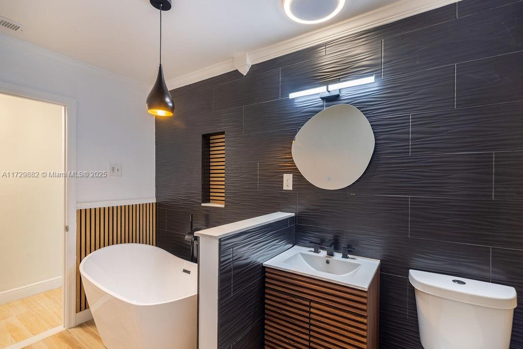 LAKE CLARKE SOUTH - Residential Lease
