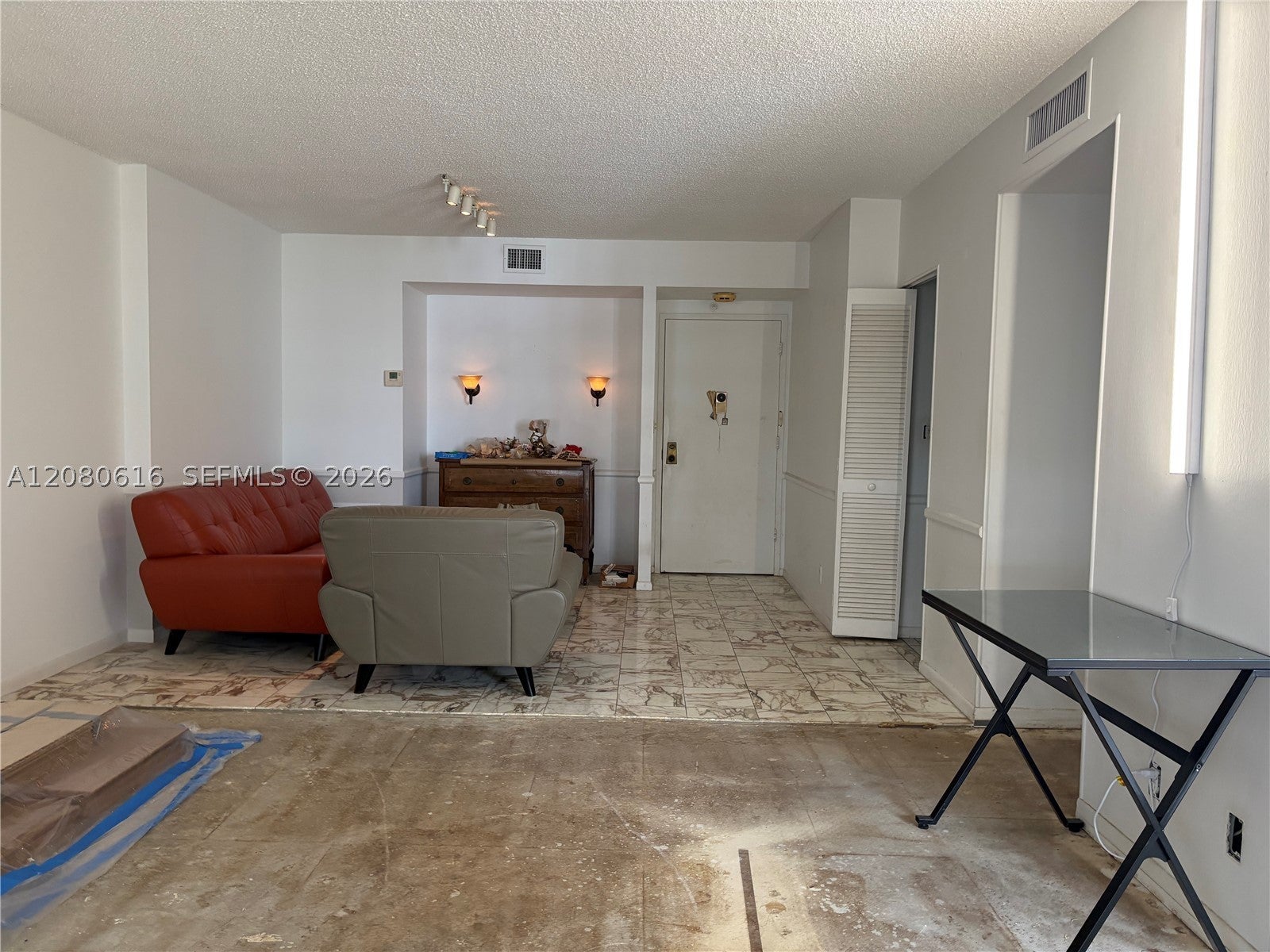 4330 Hillcrest Dr 816