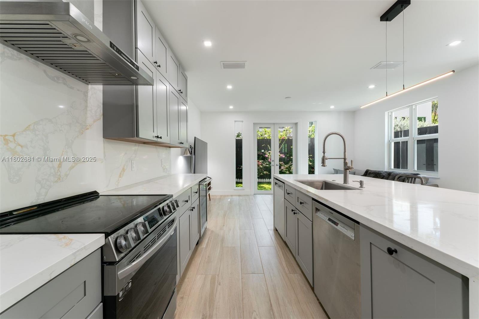 3125 Paola Dr