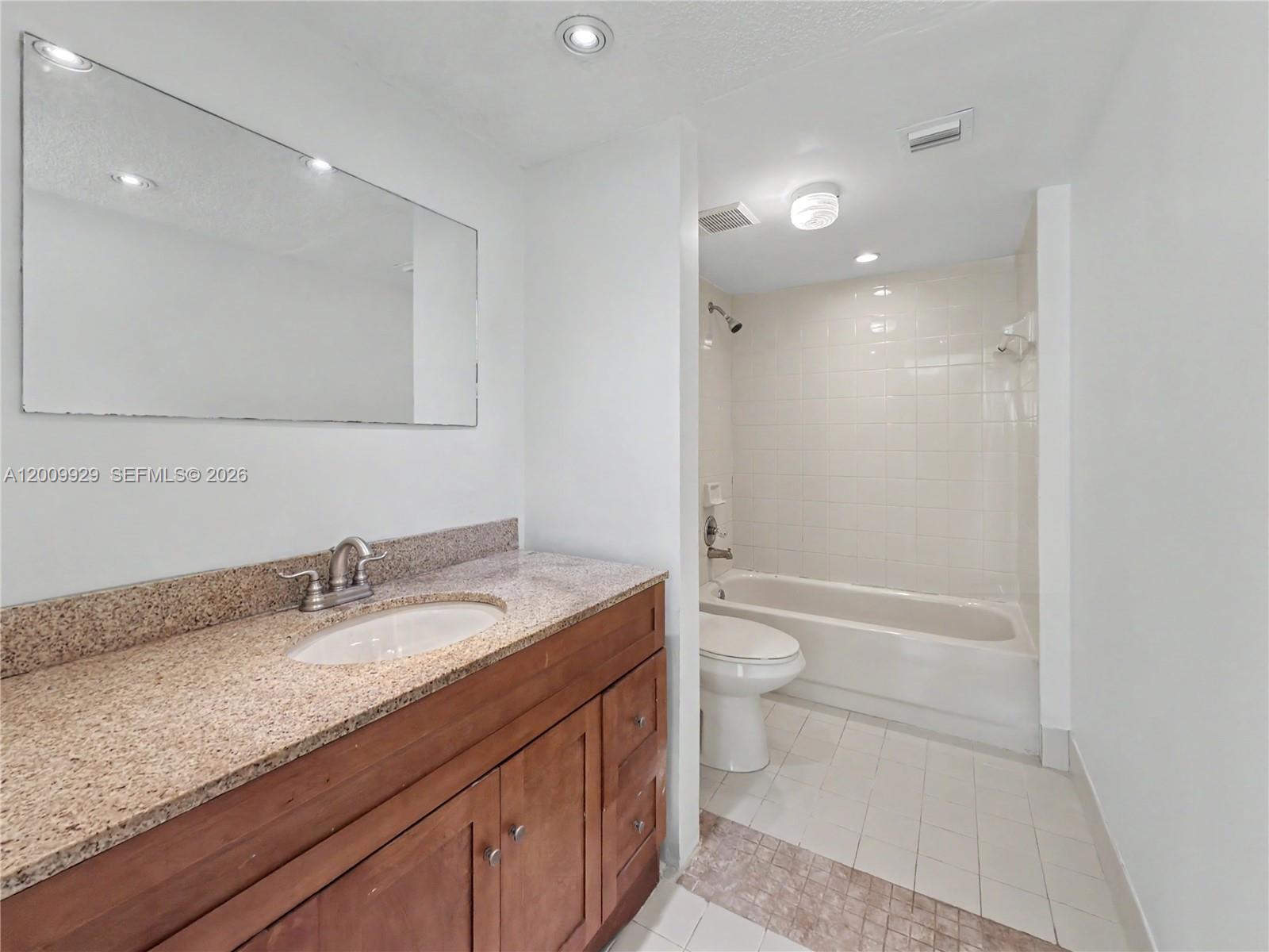 PLANTATION FOREST CONDO - Residential