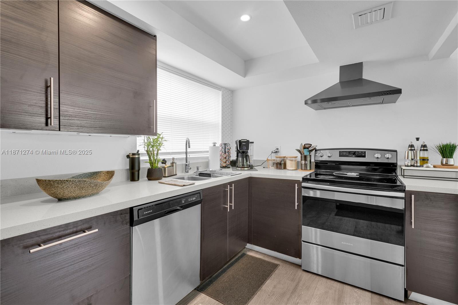 PINEBARK CONDO NO 1 - Residential