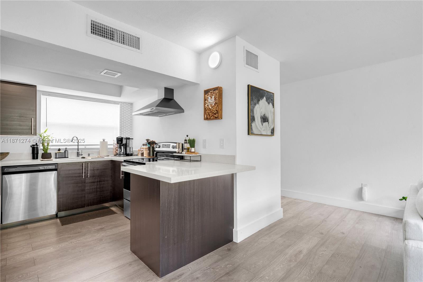 PINEBARK CONDO NO 1 - Residential