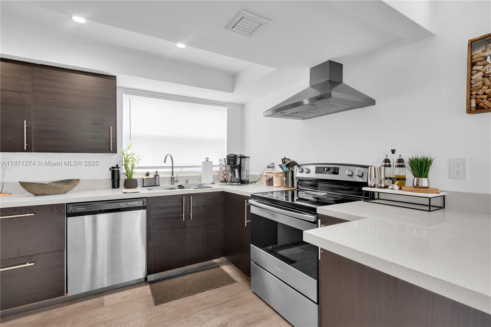 PINEBARK CONDO NO 1 - Residential