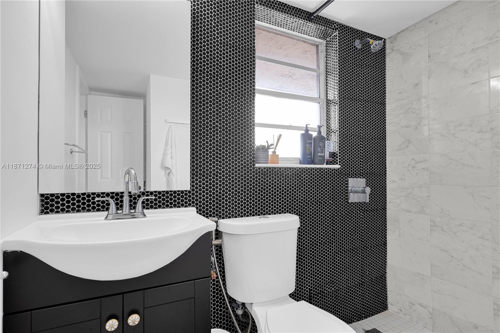 PINEBARK CONDO NO 1 - Residential