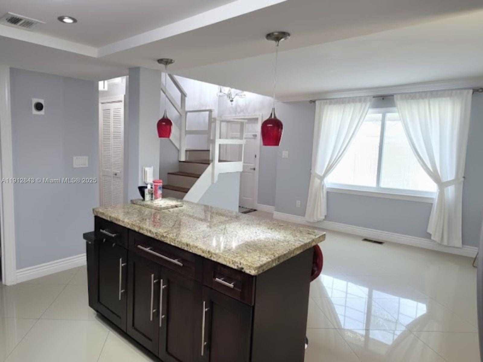 CENTER COURT CONDOMINIUM - Residential Lease