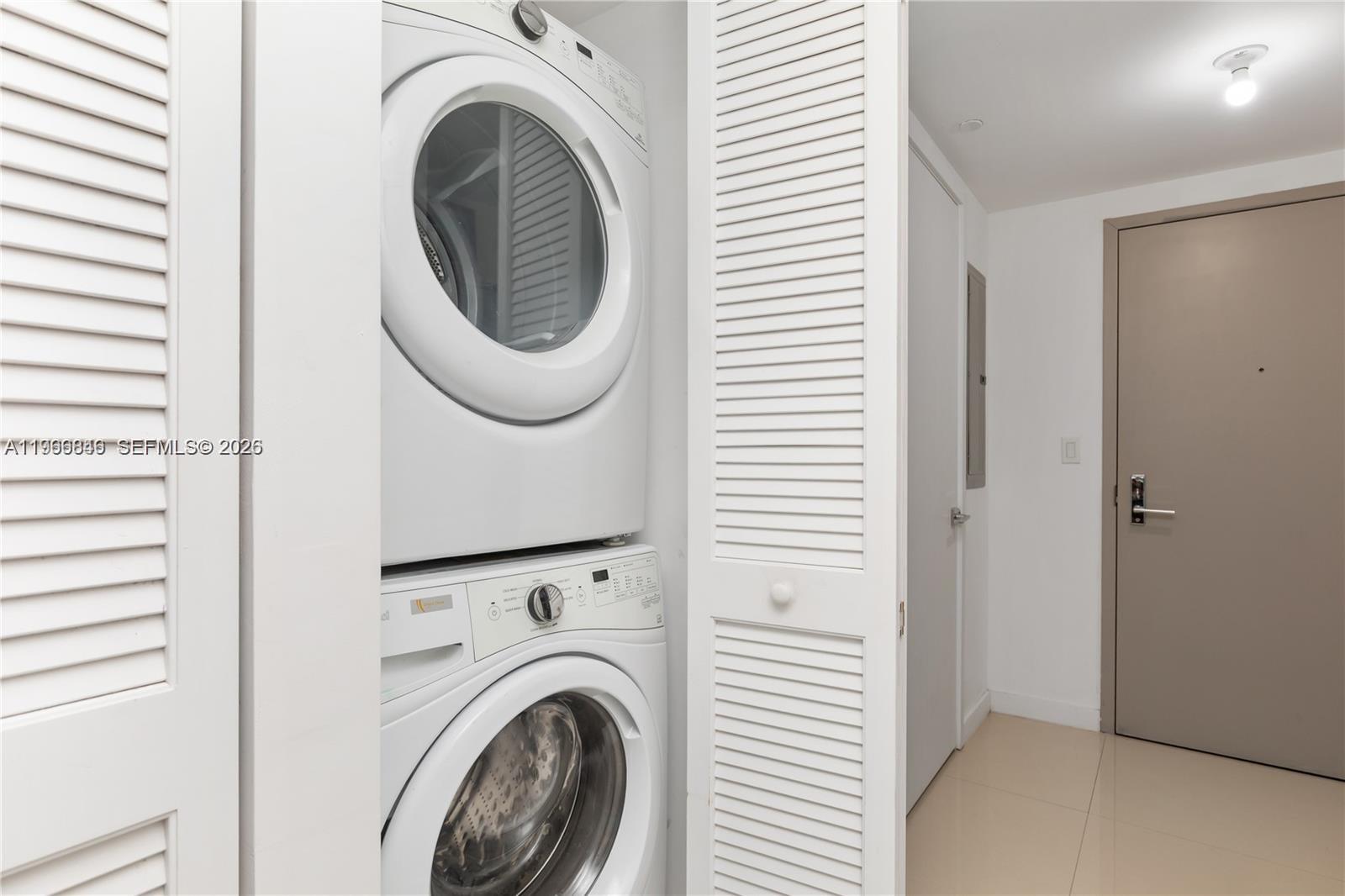 ARIA ON THE BAY CONDO - Residential