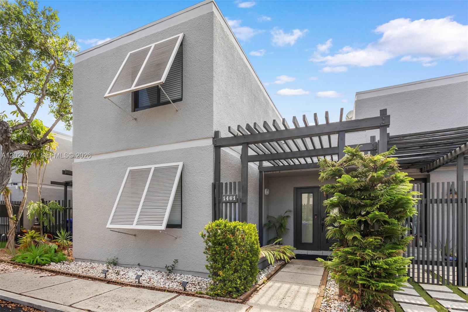 1461 NW 113th Ave