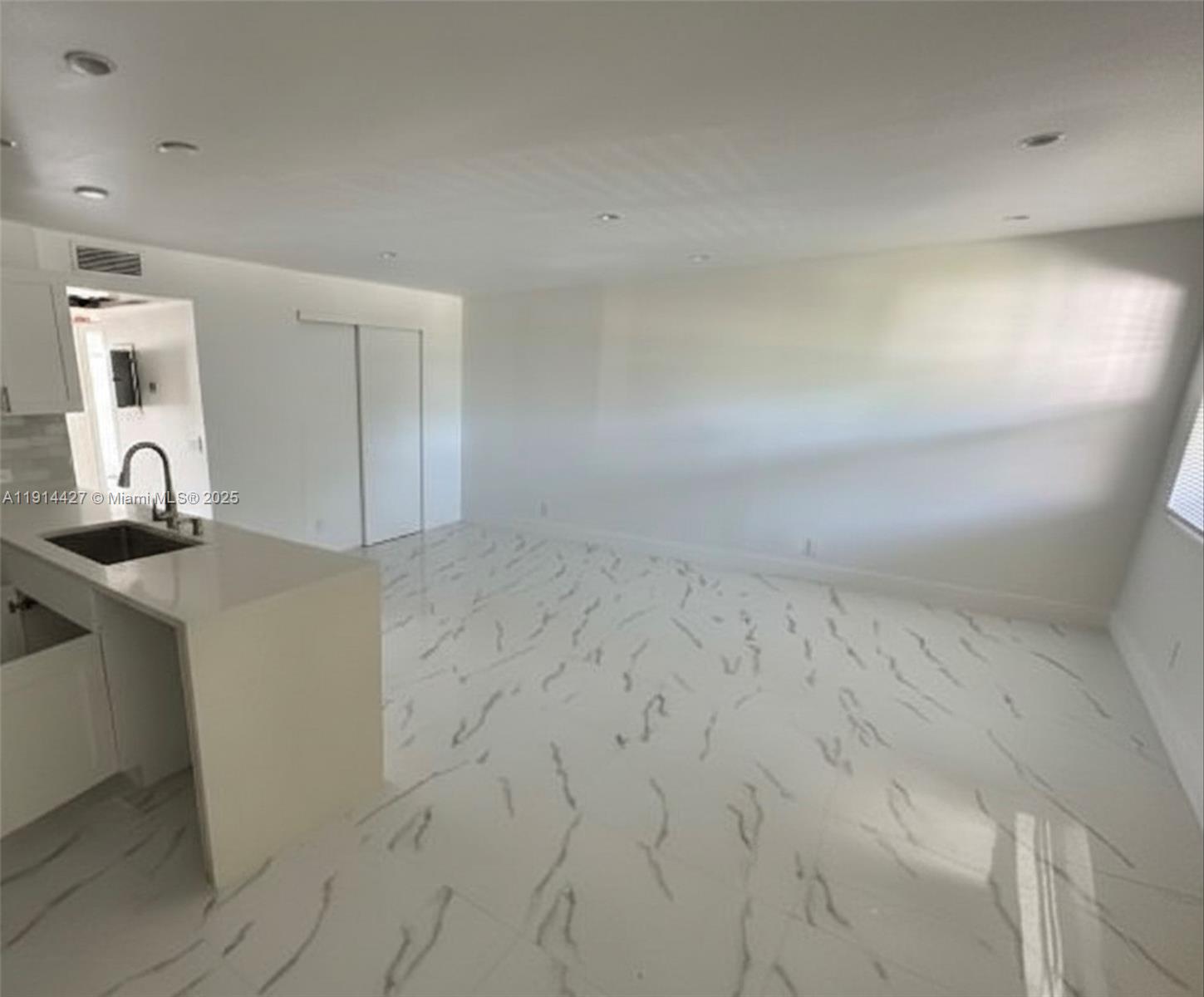 FARNHAM M CONDO - Residential