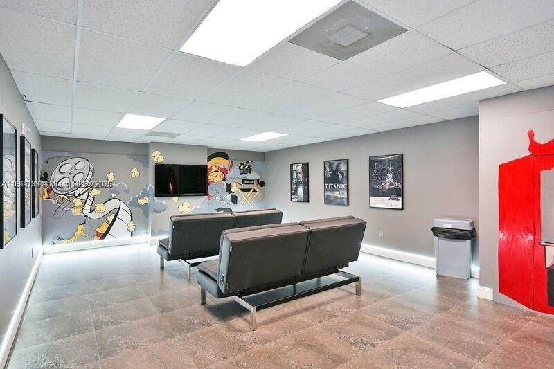 200 LESLIE CONDO - Residential