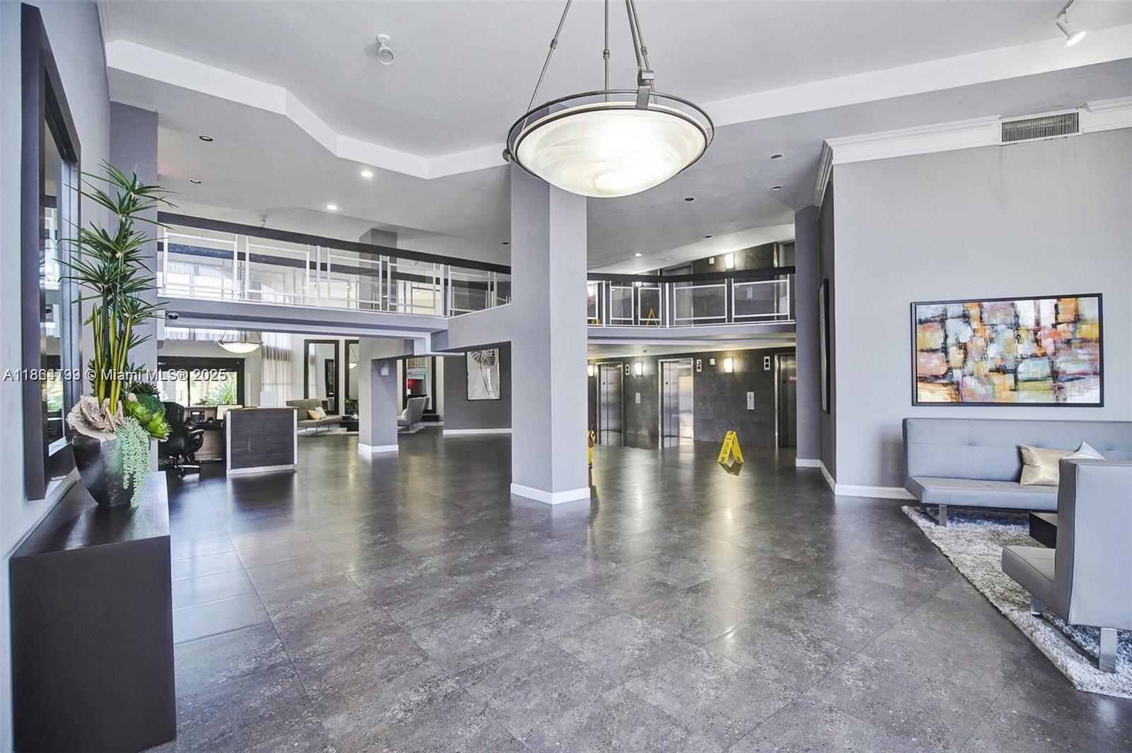 200 LESLIE CONDO - Residential