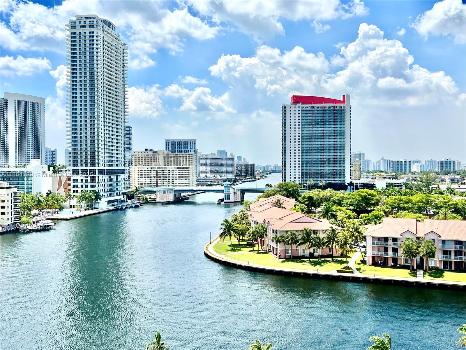 200 LESLIE CONDO - Residential