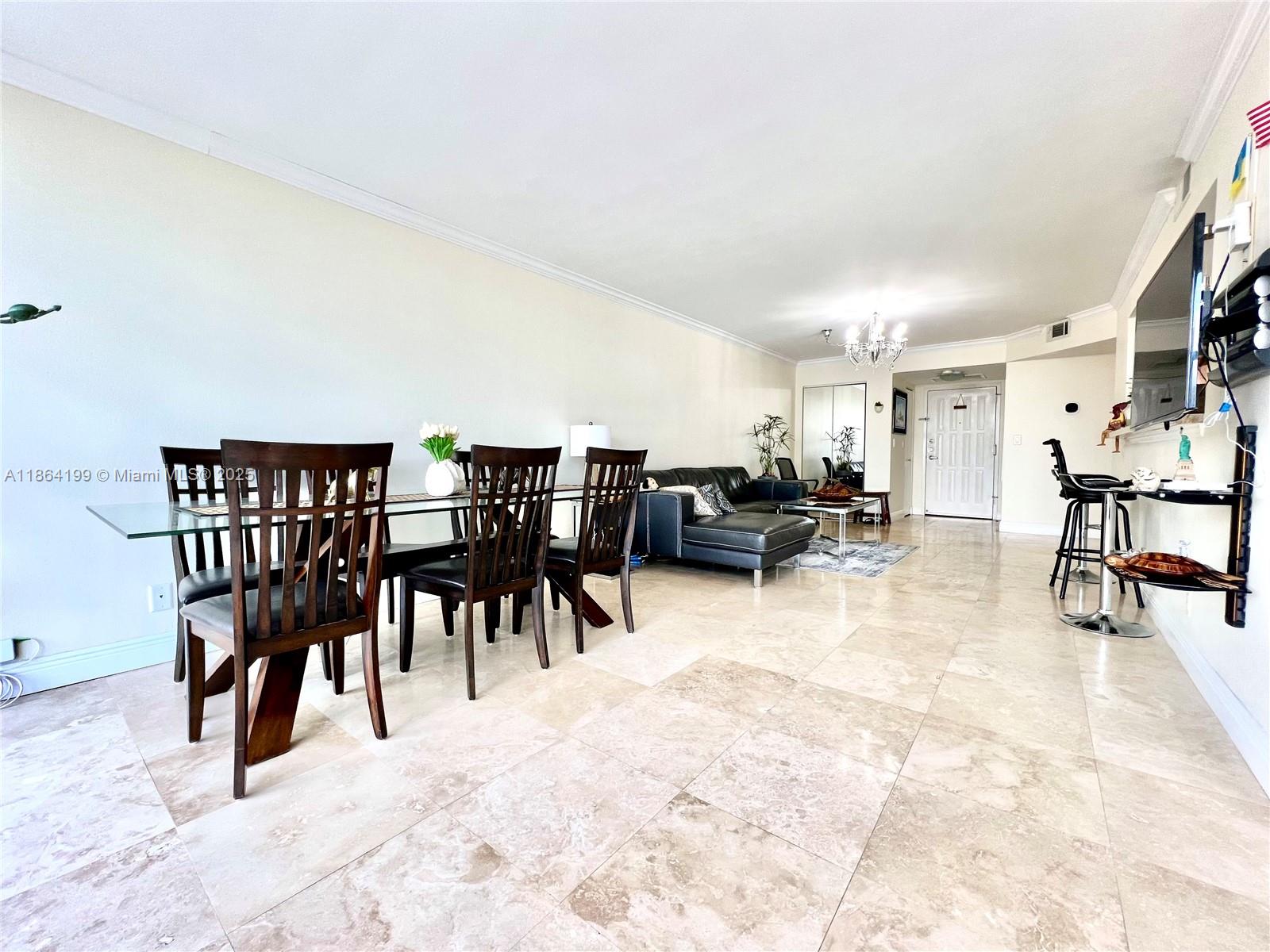 200 Leslie Dr 1122