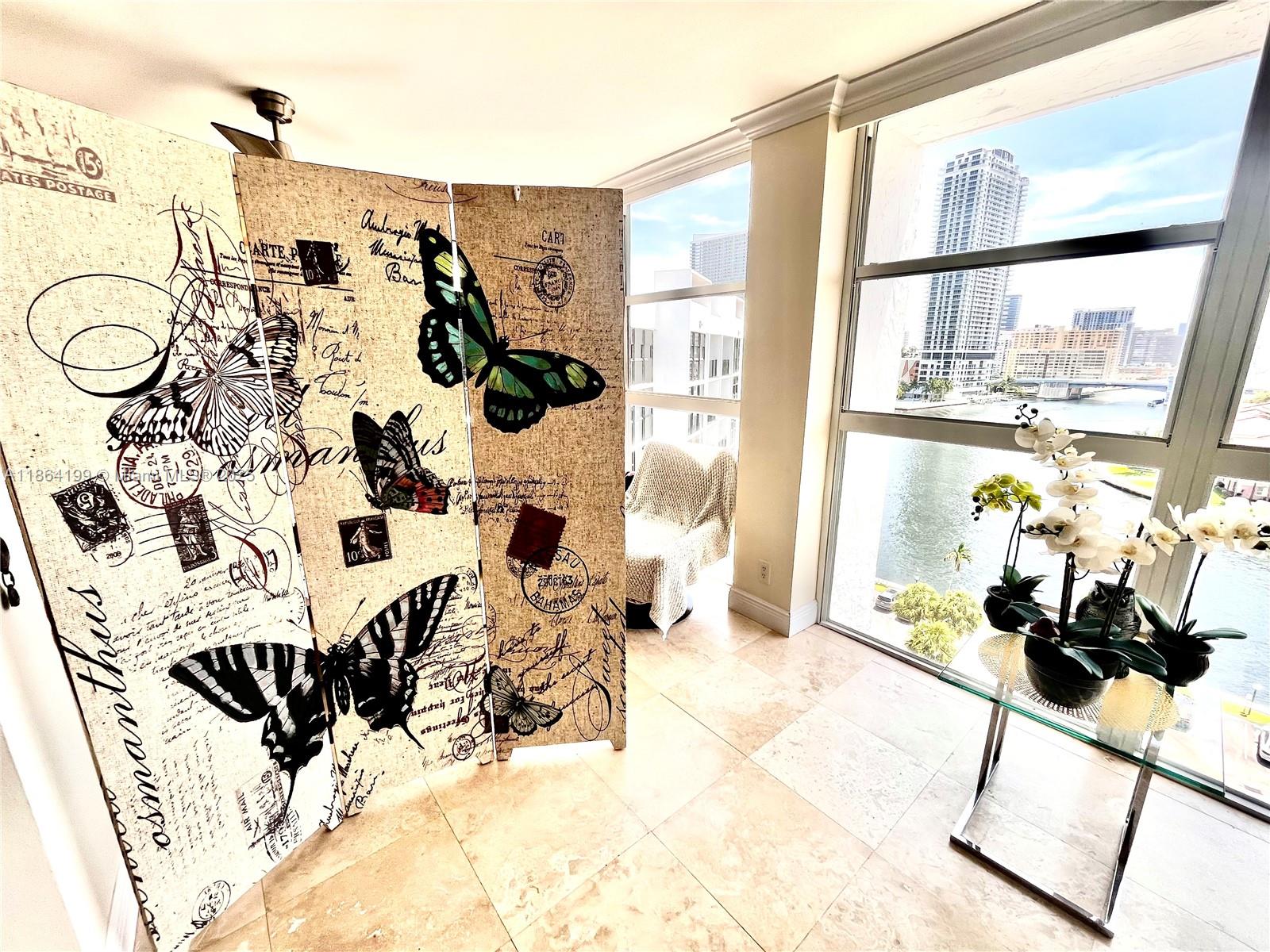 200 LESLIE CONDO - Residential