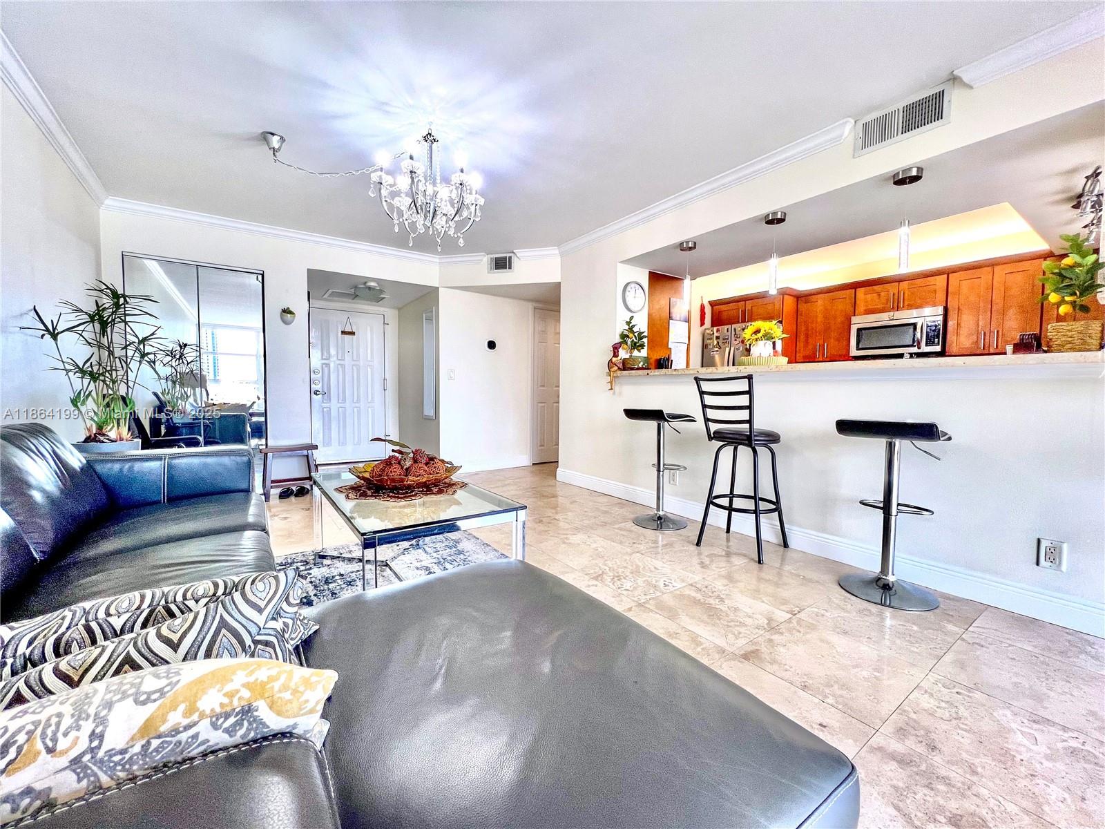 200 LESLIE CONDO - Residential