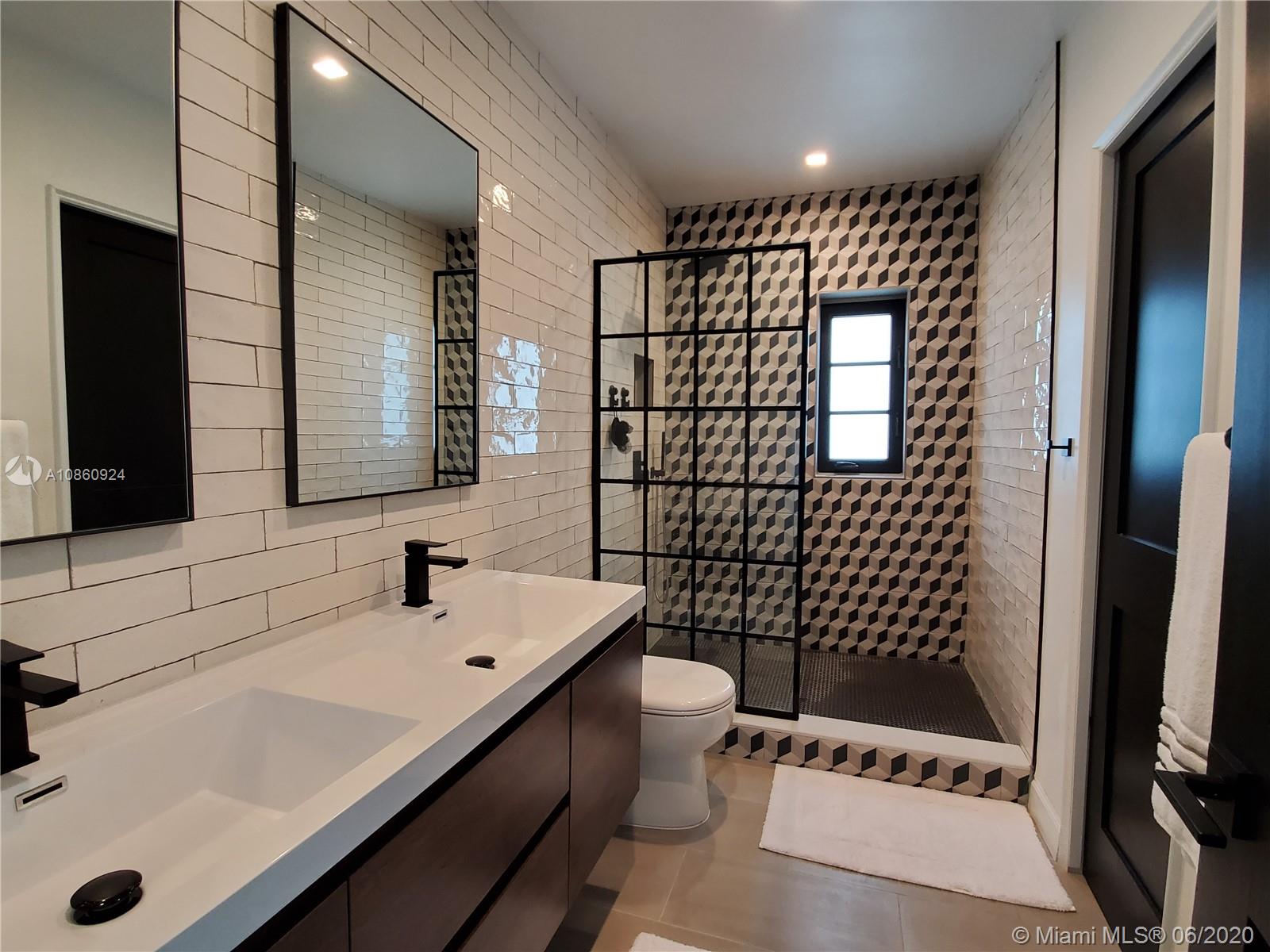 REVISED PLAT OF SHENANDOA - Residential