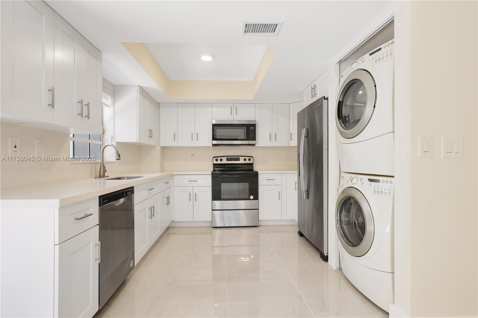 FLAMINGO GARDENS PHASE FO - Residential