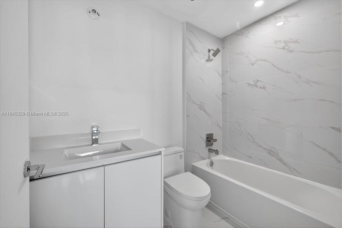 ARIA RESERVE - Residential