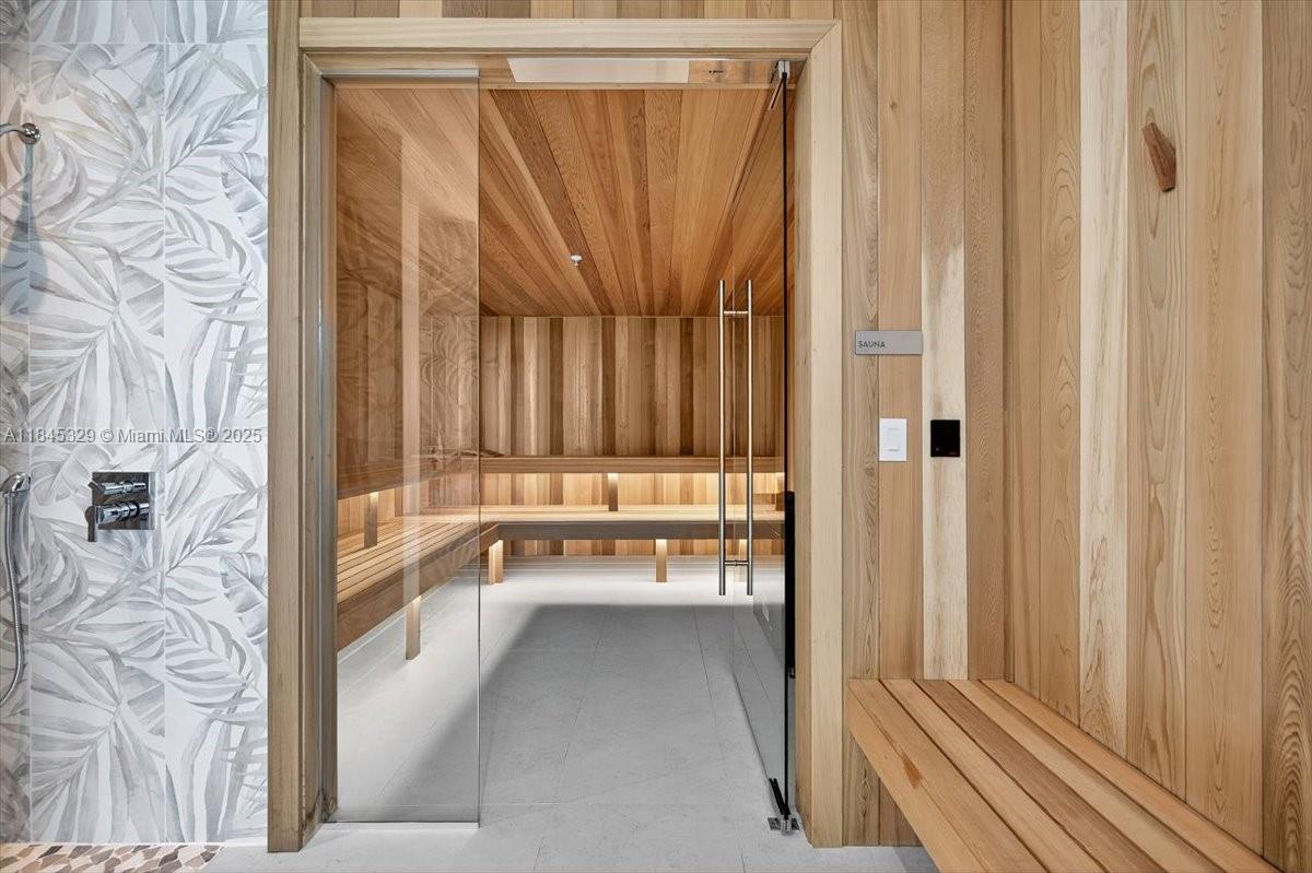 ARIA RESERVE - Residential