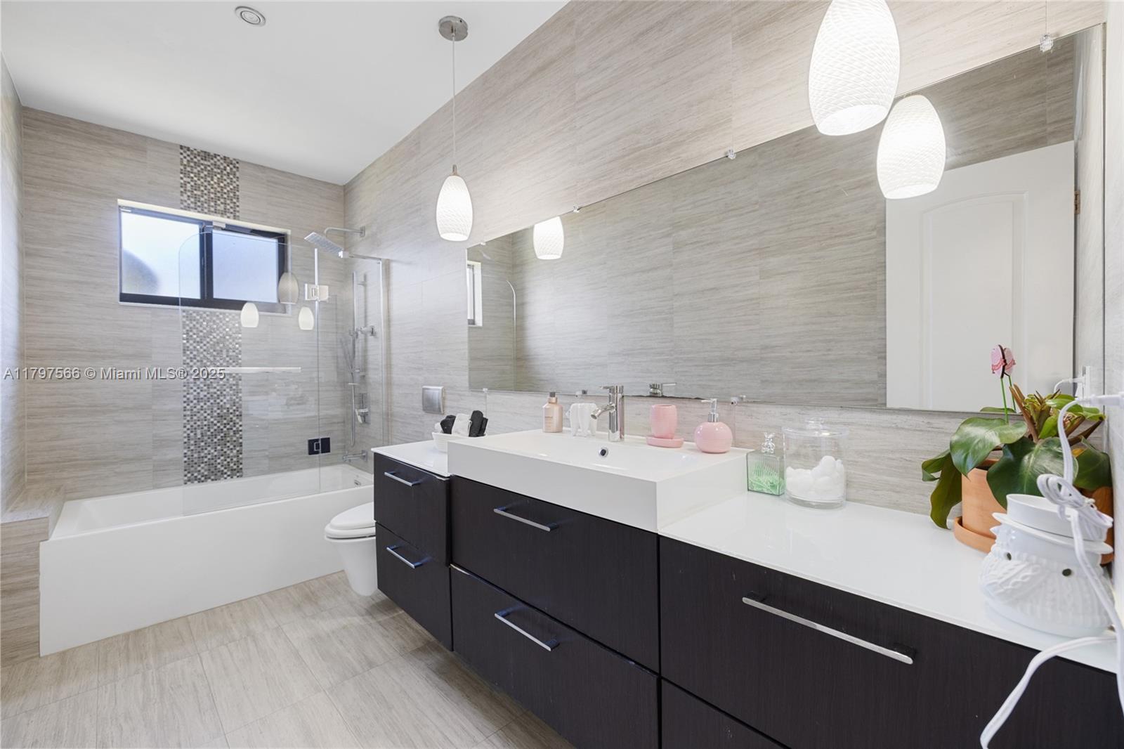 HIGHLAND OAK GARDENS SEC - Residential Lease