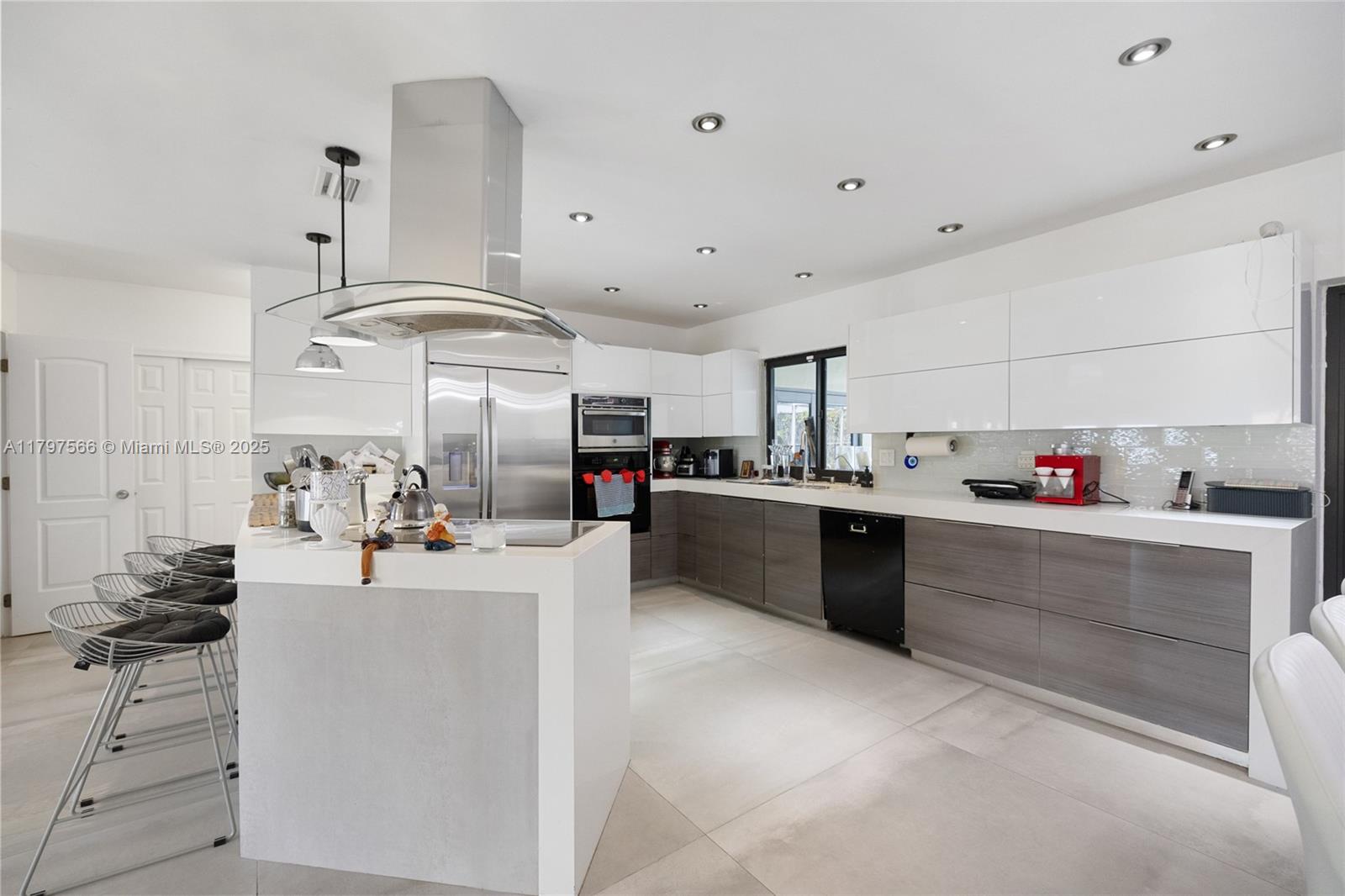 HIGHLAND OAK GARDENS SEC - Residential Lease