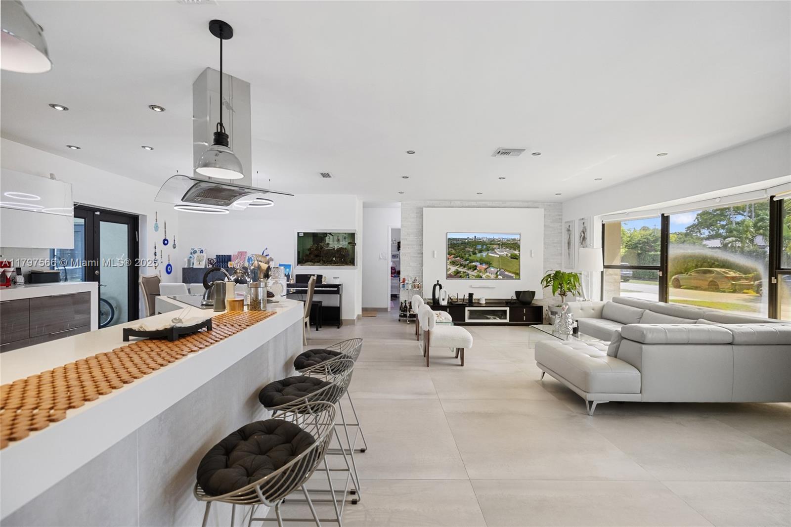 HIGHLAND OAK GARDENS SEC - Residential Lease