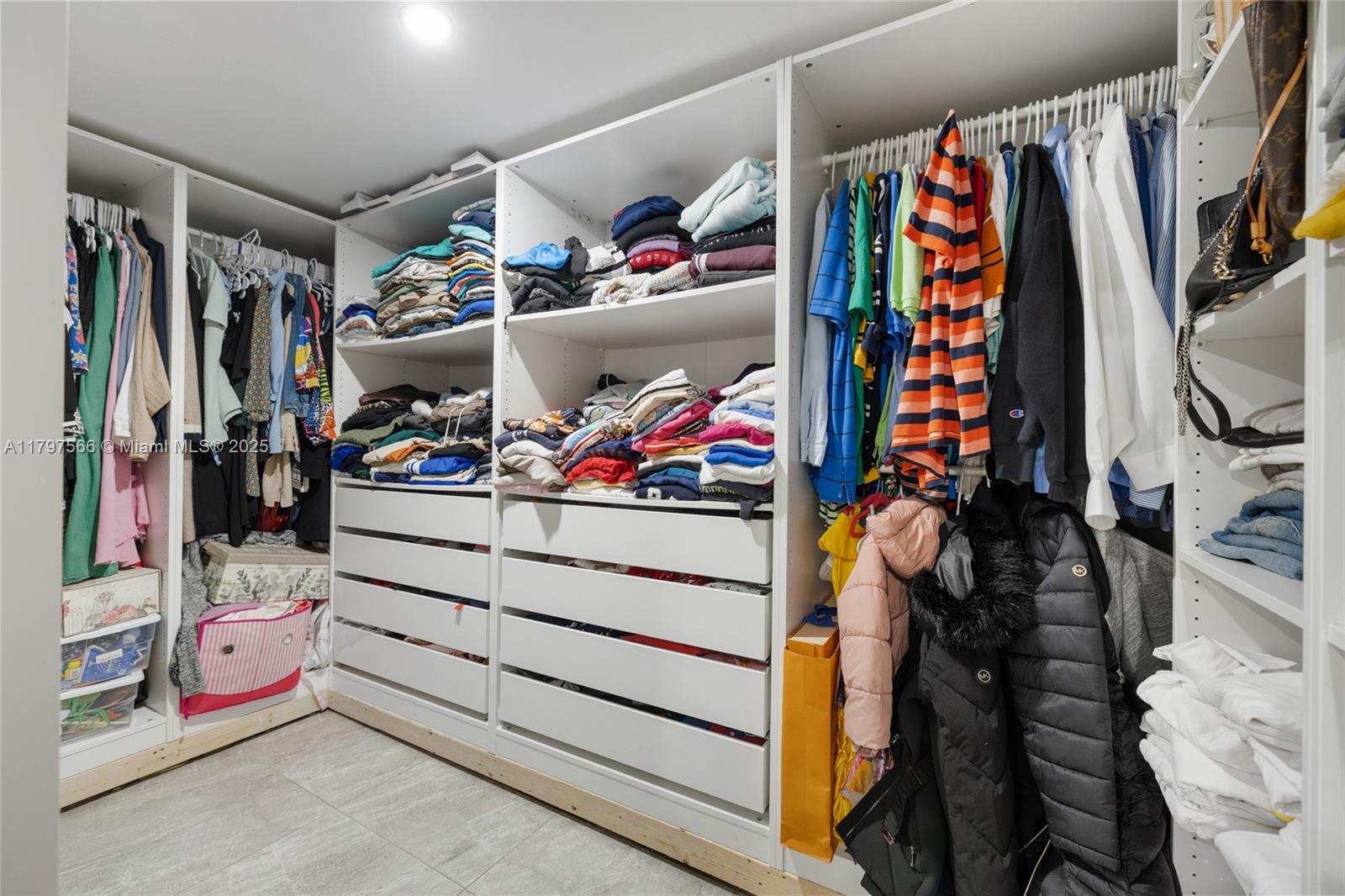 HIGHLAND OAK GARDENS SEC - Residential Lease