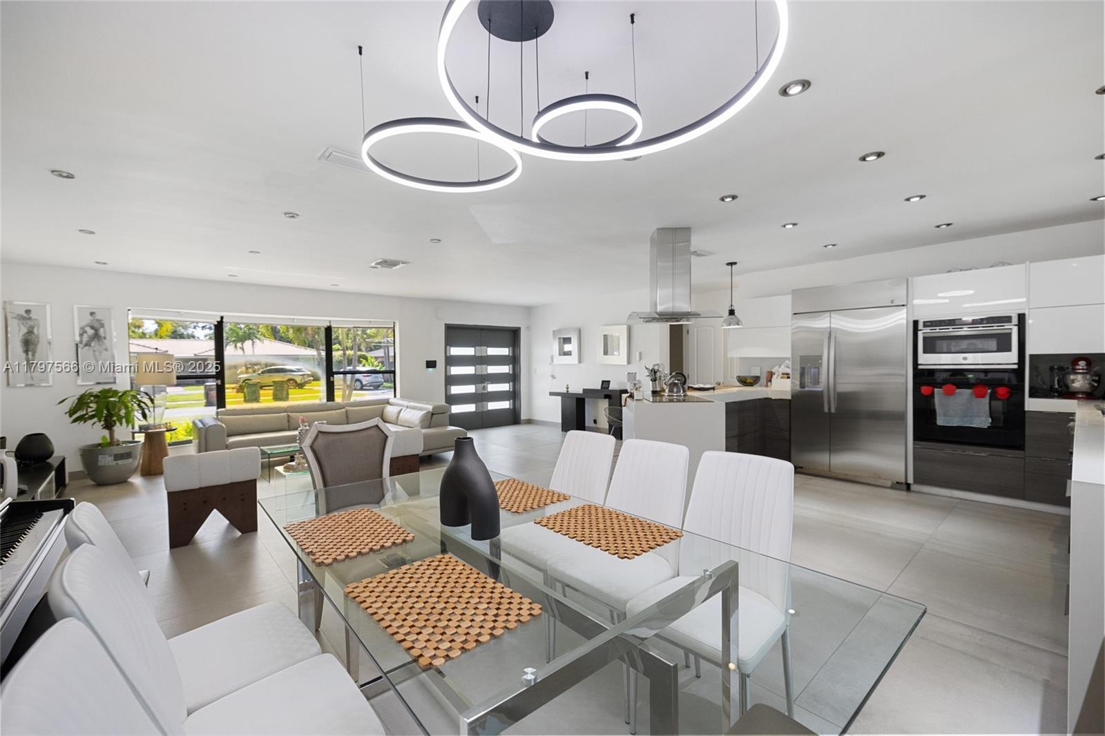 HIGHLAND OAK GARDENS SEC - Residential Lease