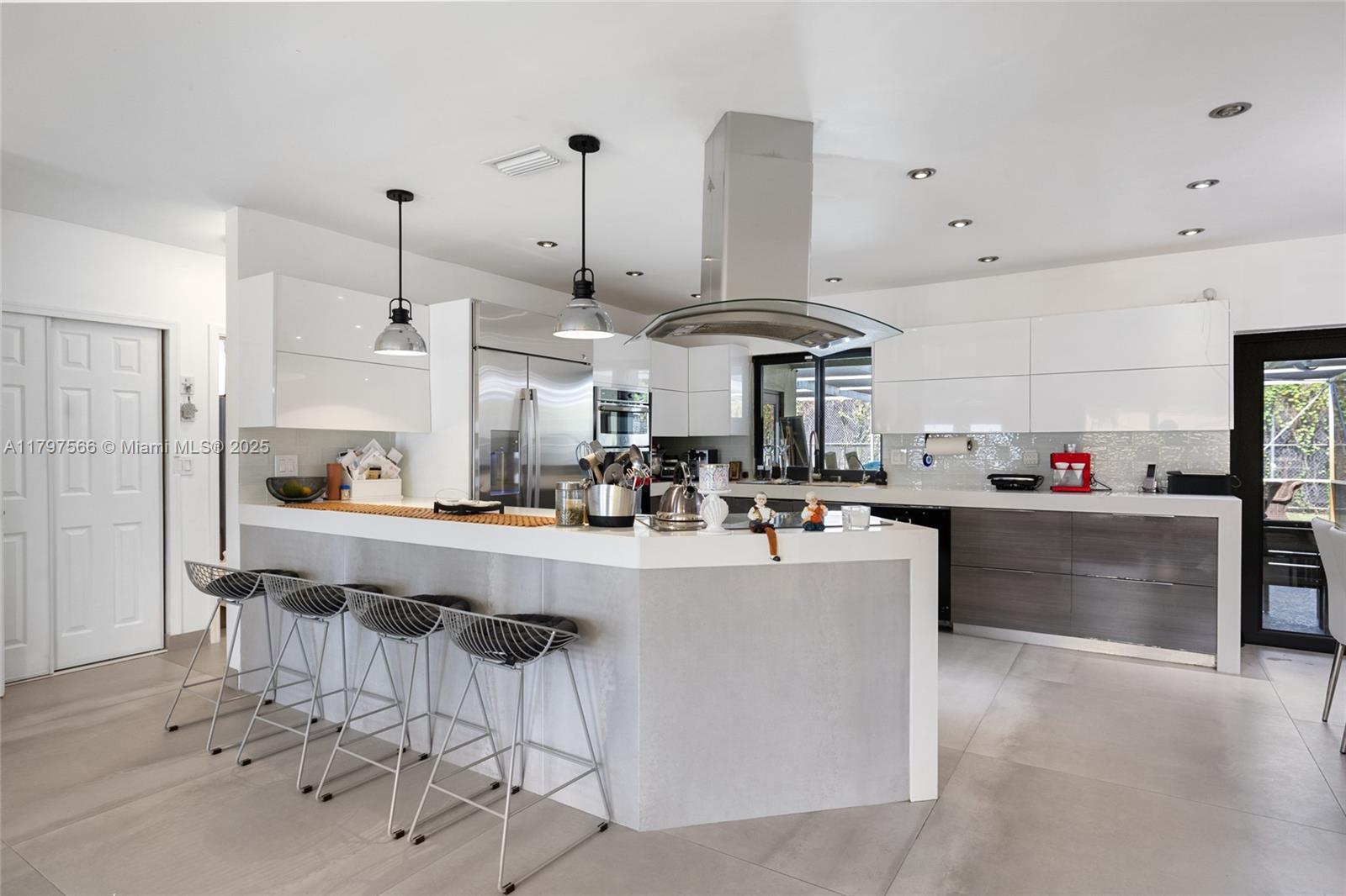 HIGHLAND OAK GARDENS SEC - Residential Lease