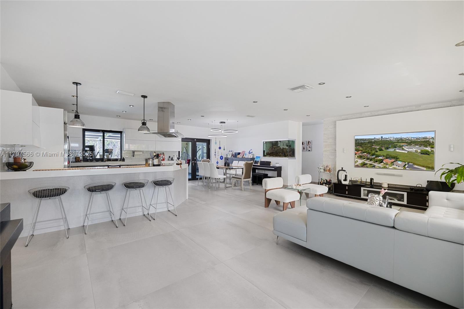 HIGHLAND OAK GARDENS SEC - Residential Lease